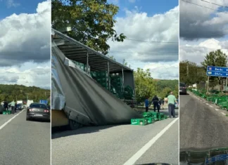 NEWS ALERT: (FOTO) Incident pe DN11 Onești – Bacău, la Livezi: zeci de navete cu bere au căzut dintr-un TIR pe șosea