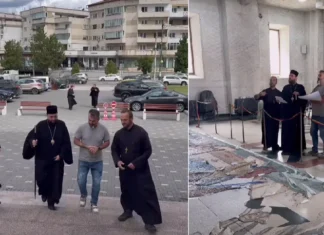 (VIDEO) Preasfințitul Părinte Teofil Trotușanul, în vizită la Catedrala din Onești. A urmărit lucrările de pictură în mozaic