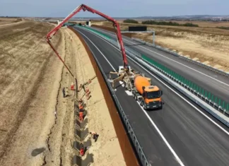 (FOTO) Dorinel Umbrărescu, mobilizare uriașă pe Autostrada A7 Bacău–Pașcani: 5.500 de muncitori și peste 500 de utilaje
