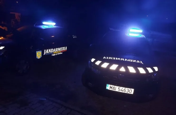 Bătaie în plină stradă la Bacău: Cinci bărbați s-au luat la pumni, unul a ajuns inconștient la spital