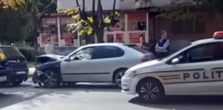 (VIDEO) Accident în lanț în Bacău. Mai multe persoane ar fi fost rănite după un carambol care a implicat mai multe mașini