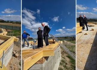 (FOTO) Renașterea unui schit cu trei secole de istorie, în județul Bacău: Au început lucrările la noua biserică din lemn de la Lapoș, Dărmănești