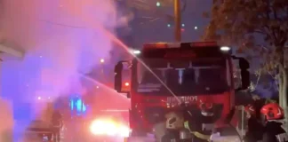 NEWS ALERT: Incendiu puternic la o casă în comuna Livezi! Pompierii din Onești intervin cu două autospeciale