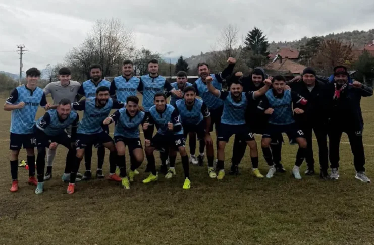 Fotbal, Liga 4: (FOTO) Măgura Cașin continuă seria rezultatelor bune: Victorie clară în deplasare. Gloria Zemeș a realizat scorul etapei! Vezi rezultatele complete și clasamentul la zi