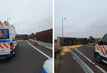 NEWS ALERT: (FOTO) Accident mortal pe Autostrada A7, în Vrancea. Un camion cu cereale s-a răsturnat, iar șoferul a decedat. Traficul este blocat complet
