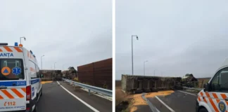 NEWS ALERT: (FOTO) Accident mortal pe Autostrada A7, în Vrancea. Un camion cu cereale s-a răsturnat, iar șoferul a decedat. Traficul este blocat complet