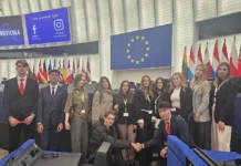 (FOTO) 12 elevi din Bacău au ajuns în Parlamentul European de la Strasbourg. Experiență europeană pentru liceenii de la „Vrănceanu”