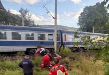 Tragedie în județul Bacău: Un bărbat de 50 de ani a murit după ce a fost lovit de tren
