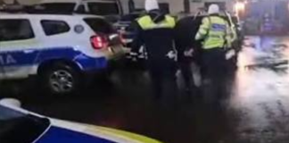Șofer de 32 de ani, prins „rachetă” la volan, într-o comună băcăuană: A coborât de pe scaunul mașinii și a urcat direct în autospeciala Poliției