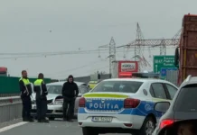 (FOTO) Accident pe Autostrada A7, în Bacău: O mașină cu pană, lovită de un TIR. O tânără dintr-o comună băcăuană, rănită