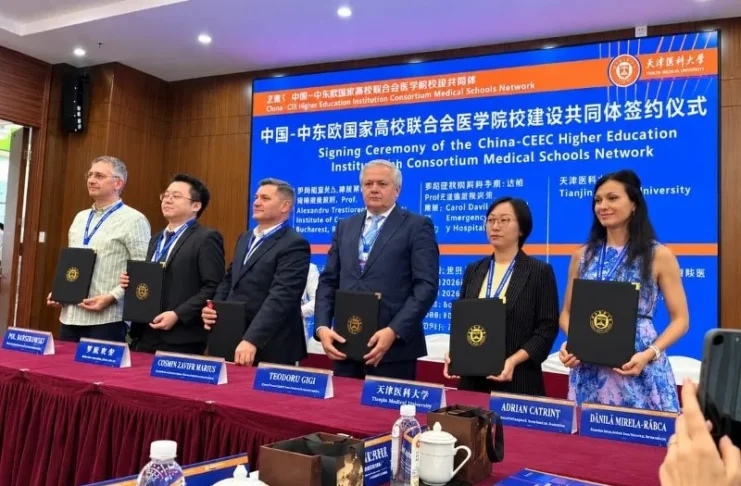Prof dr Adrian Cotîrleț, participant la un important forum internațional de cooperare medicale și academică în China