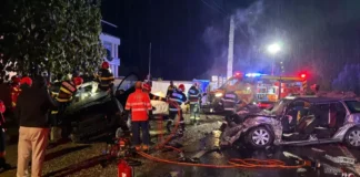 ULTIMA ORĂ: (FOTO) Atenție la volan! Ploaia și carosabilul umed îngreunează circulația. Trei oameni au murit într-un accident cumplit, pe DN67