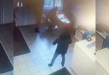(FOTO) Tânăr din Onești, prins la cerșit în scaun cu rotile în Iași, la Sfânta Parcheva! S-a vindecat „miraculos” și a făcut scheme de karate în fața polițiștilor